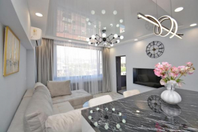 Opera & Cascade infinity view luxury apartament with open balcony